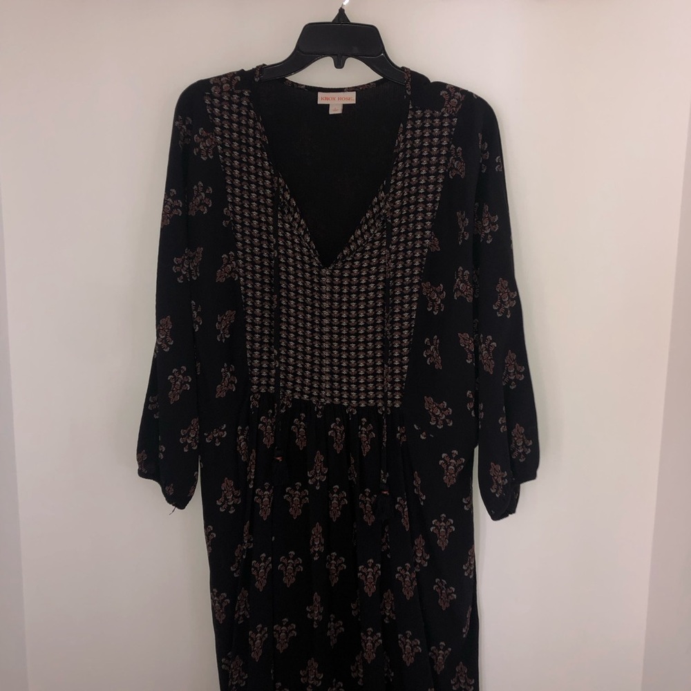 Knox Rose Black Long-Sleeve Floral V-Neck Midi Dress